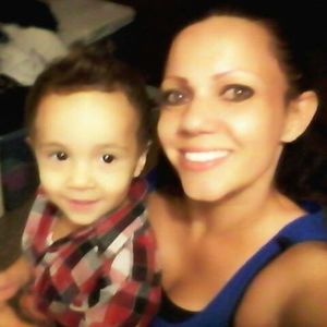 Meet your Posher, Lora